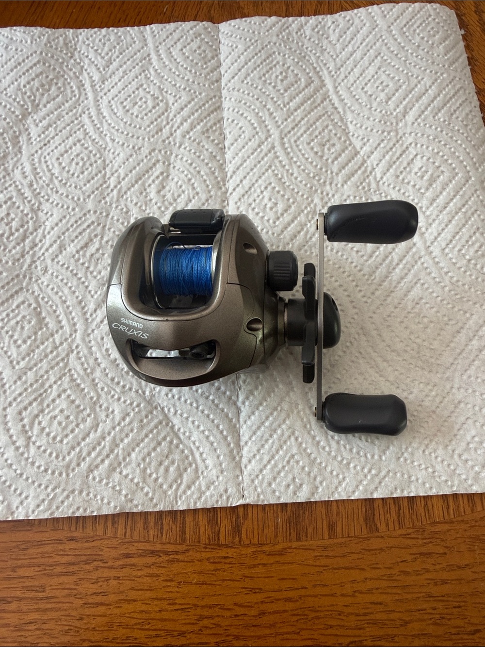 Left hand casting reel